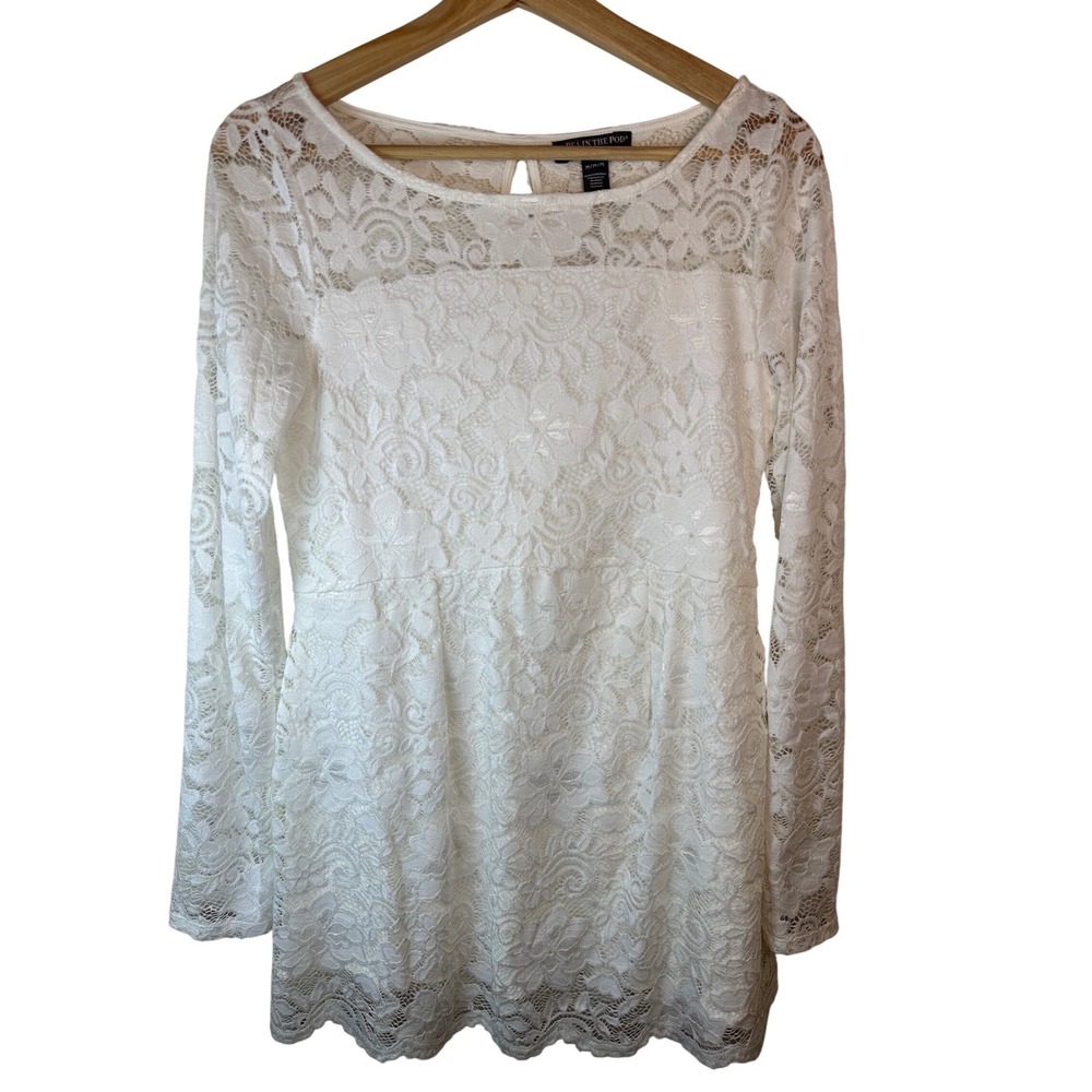 A Pea in the Pod Maternity Tunic Blouse Size M White Floral Lace Long Sleeve NWT